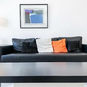 colourful-lovely-suite-with-river-views.1costadelsol.com/